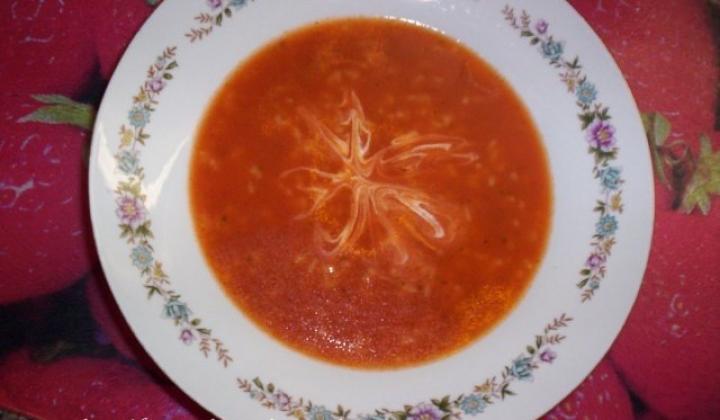 Domácí rajská polévka | recept na rajskou polévku s těstovinami