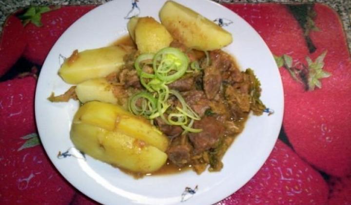 Vepřové kostky na kapustě | recept na skvělé vepřové