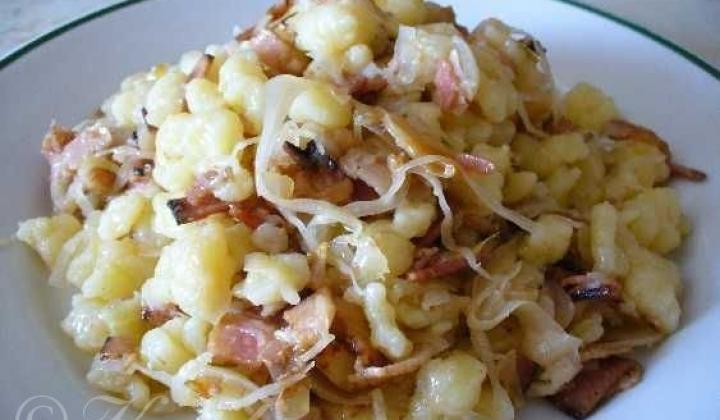 Halušky se zelím a uzeným | recept od Kajdy