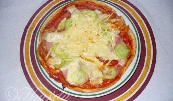 Domácí pizza z listového těsta | recept od Kajdy