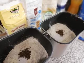 Domácí kmínový chléb | příprava těsta v domácí pekárně
