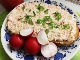 Pomazánka "co dům dal" | recept na rychlou pomazánku